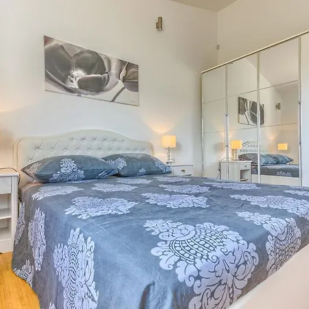 Luxury Penthouse Kate Apartment