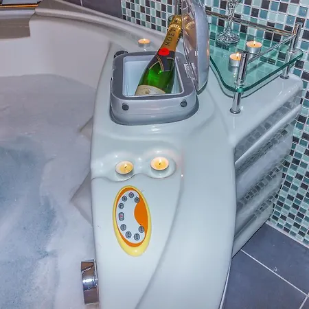 Luxury Penthouse Kate شقة *